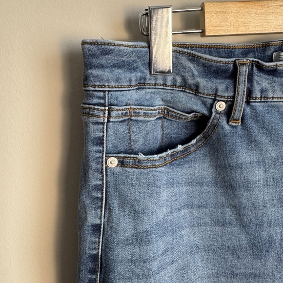 Sofia Jeans Women's Super Hi-Rise Curvy Boot AMAYA Blue Jeans Distressed Size 14 - Picture 3 of 16